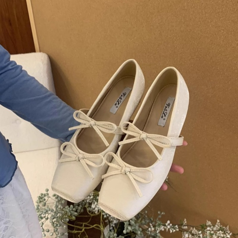 가을 신상 트렌드 패션 고급스러운 발레 슈즈 부드러운  - Embroidery Flat Shoes 리뷰 및 가격