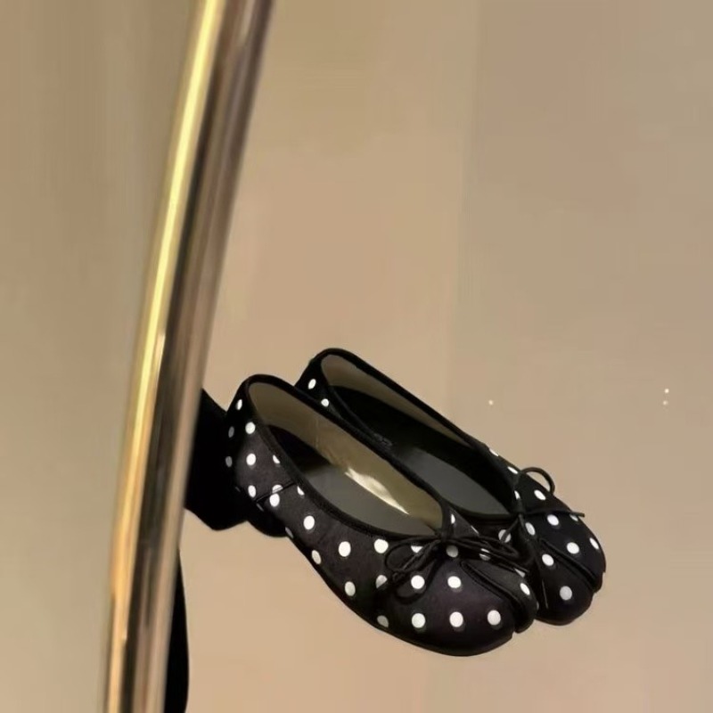 스윗보우 여성용 2026년 봄 신상 슬립온 얇은굽 부드 - Embroidery Flat Shoes 리뷰 및 가격